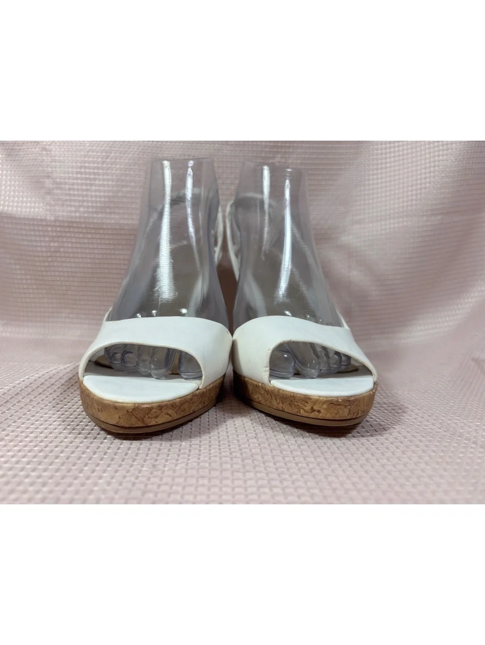 Cream colored Soft leather Fioni Cork Heel size 9